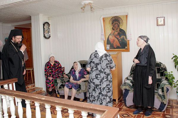 молебен с насельницами Дома Милосердия