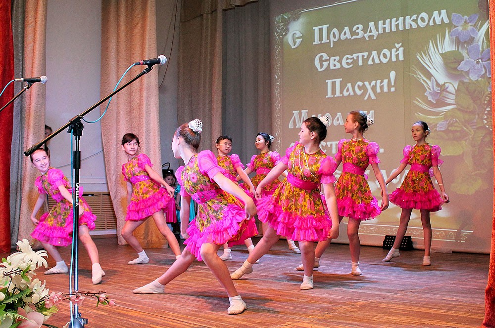 Выступление детских коллективов на пасхальном концерте в РЦД Саракташа