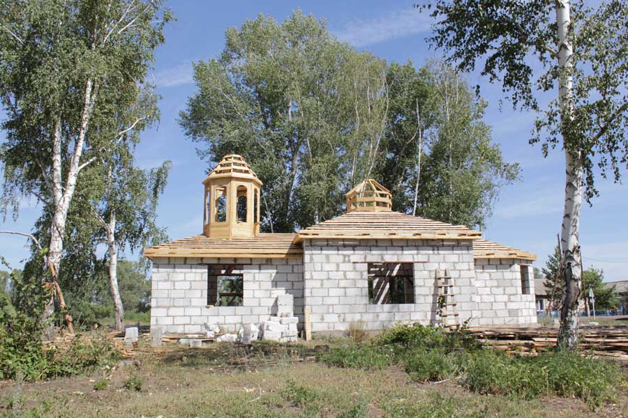 Строящийся храм в честь Казанской иконы Божией Матери с. Бурунча